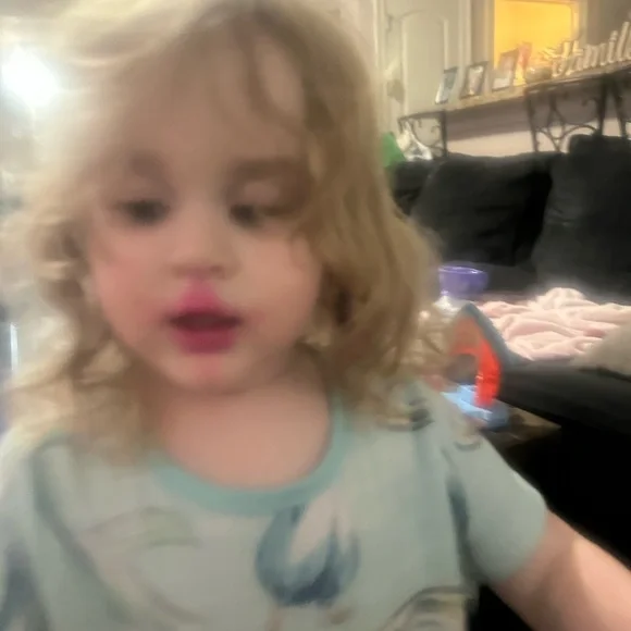 Black and White Sleeveless Tops - Picture 6 of 6